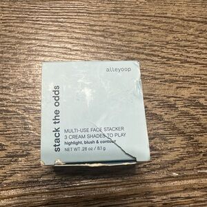 Alleyoop Multi-Use Face Stacker in Light Blue